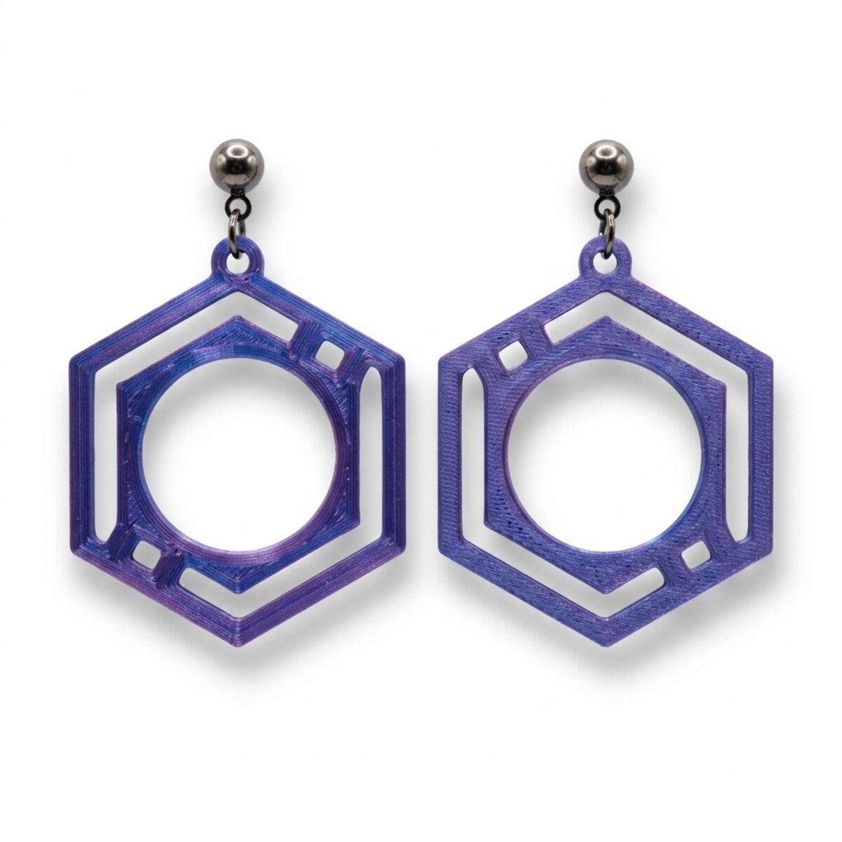Elin in metallic purple